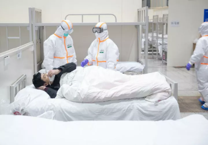 El brote viral originado en China ha infectado a más de 85,000 personas. Foto: EFE.