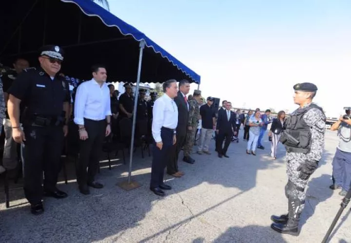 El presidente Laurentino Cortizo dijo a las unidades de la Policía Nacional y del resto de la Fuerza Pública a que cumplan con su deber se servir a Dios y a la Patria.