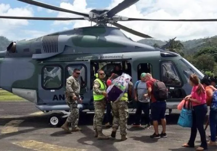 El traslado de los docentes de áreas de difícil acceso se realizará por vía aérea, terrestre y acuática.