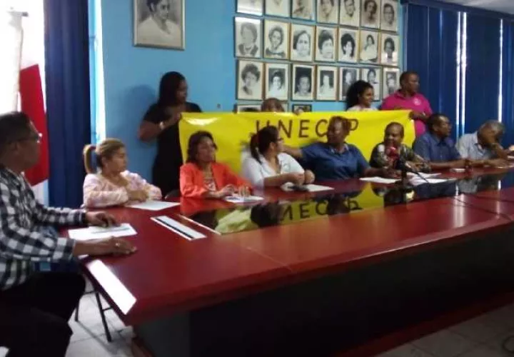 Docentes dicen que el dinero que se les da a las juntas comunales también debería servir para apoyar a la educación. Sugey Fernández