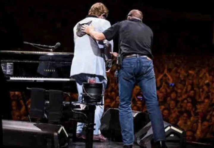  La estrella del pop, Elton John fue diagnosticado con neumonía atípica.  Foto/Instagram