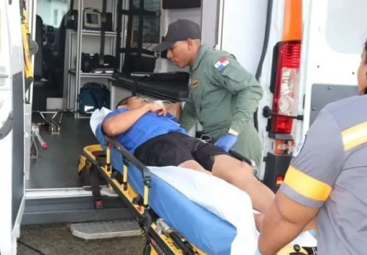 En un helicóptero del Servicio Aéreo Nacional se efectuó el traslado del enfermo.  Foto: Diómedes Sánchez S.