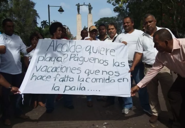 Reclaman sus pagos. Sugey Fernández