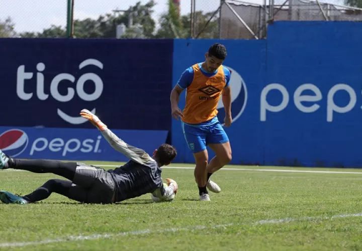 Jugadores de Guatemala en los entrenamientos. Foto:@fedefut_oficial