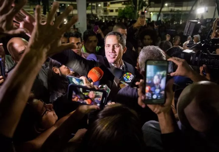 . Juan José Márquez, tío del líder opositor venezolano Juan Guaidó, desapareció este martes poco después de aterrizar en Caracas junto a su sobrino y tras ser interceptado por las autoridades aduaneras, según denunció el equipo del político. FOTO/EFE