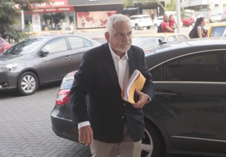 Jaime Lasso, a su llegada a la Fiscalía Especializada Anticorrupción, el lunes de la semana pasada, a rendir indagatoria por el caso Odebrecht. Víctor Arosemena