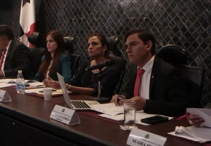Juan Diego Vásquez,  es diputado de San Miguelito.