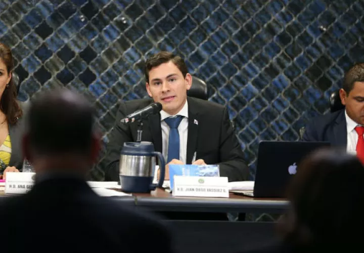 Juan Diego Vásquez mantiene diferencias de criterio con Raúl Pineda por los cambios a las reglas internas del hemiciclo legislativo. Foto: Archivo.