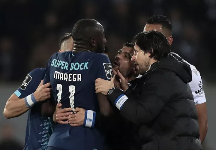 Moussa Marega abandonó la cancha. Foto:AP