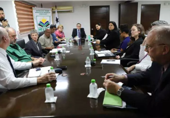 Este fue el primer acercamiento para intercambiar impresiones. Cortesía