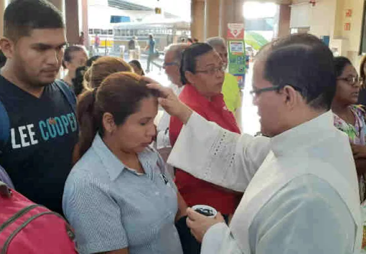 Celebraciones del Miércoles de Ceniza en Terminal de Albrook. Foto/Víctor Arosemena