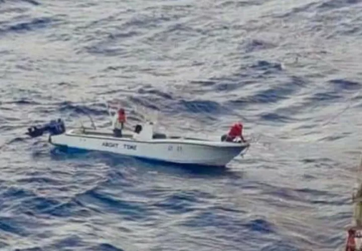 Salieron a pescar en aguas de Jamaica y el motor de les dañó. Foto: Diómedes Sánchez 