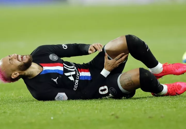 Neymar sufrió una lesión en el partido contra  Montpellier.  Foto:AP