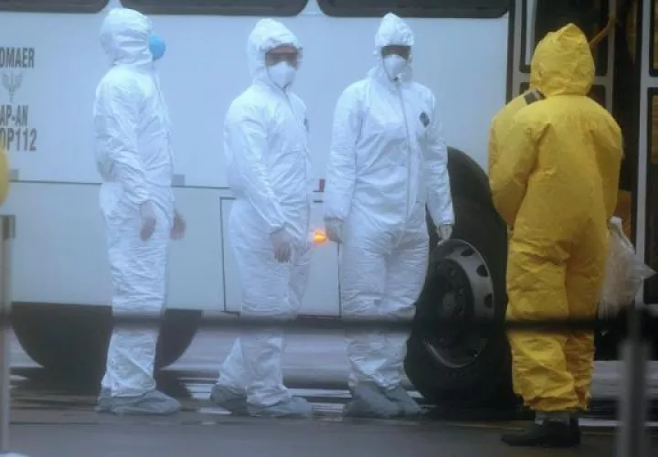 El uso generalizado de estas vacunas, si las pruebas resultan exitosas, no llegaría sin embargo antes de 12 o 18 meses, subrayó la científica. FOTO/AP