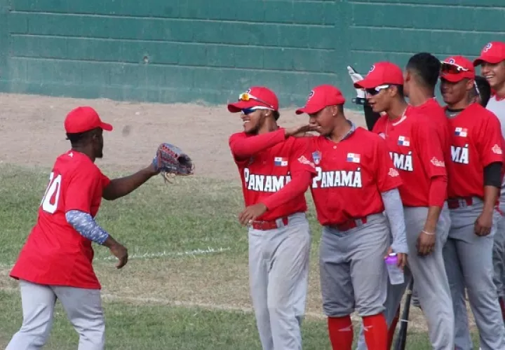Panamá tiene marca de 3-1.