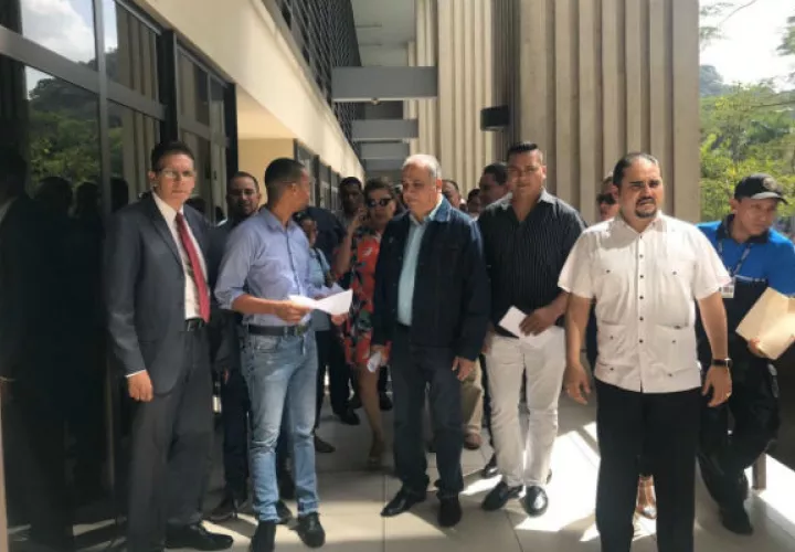Varios miembros de Cambio Democrático renunciaron al partido.