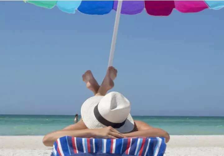 Se recomienda a la población utilizar protectores solares. Foto: Pixabay
