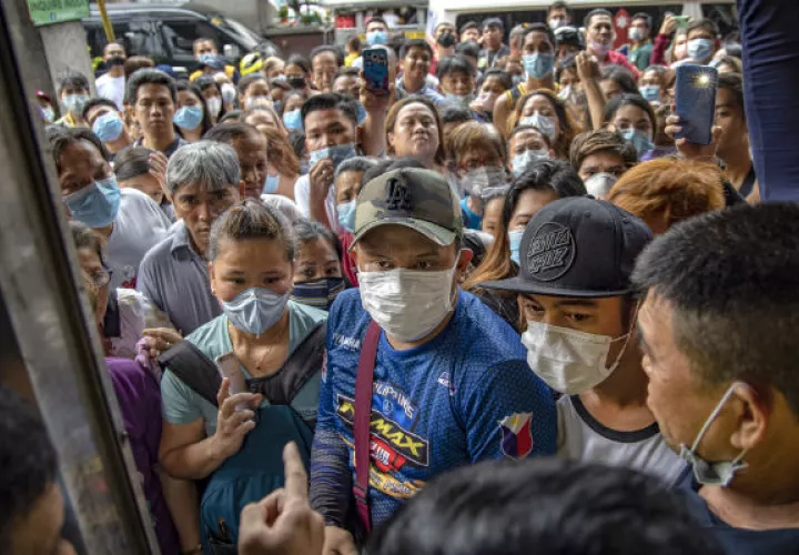 Cuando uno se topa con un riesgo potencial, el cerebro hace una búsqueda rápida de experiencias pasadas. Si puede recurrir a múltiples recuerdos alarmantes, concluye que el peligro es alto. Foto / Ezra Acayan/Getty Images.