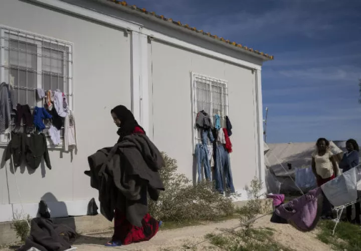 Chipre tiene la mayor cantidad de solicitantes de asilo per cápita en Europa. Migrantes en Kokkinotrimithia. Foto / Laura Boushnak para The New York Times.
