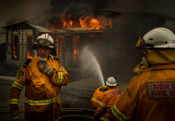 Los incendios intensifican presión sobre los líderes de Australia para abordar el cambio climático. Foto / Matthew Abbott para The New York Times.