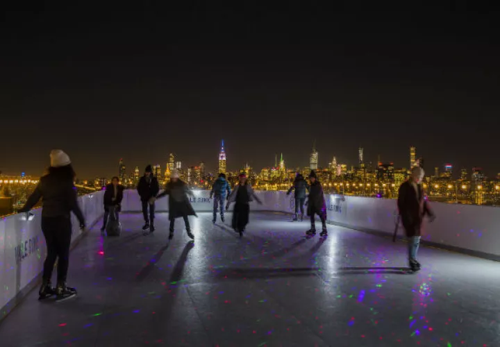 Fundada hace ocho años, Glice tiene mil 800 pistas en todo el mundo. Patinando en New York. Foto / Hiroko Masuike/The New York Times.