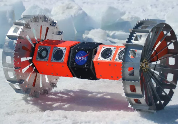 NASA está probando un rover que buscará vida en la luna oceánica de Júpiter. Foto / Kevin Peter Hand.