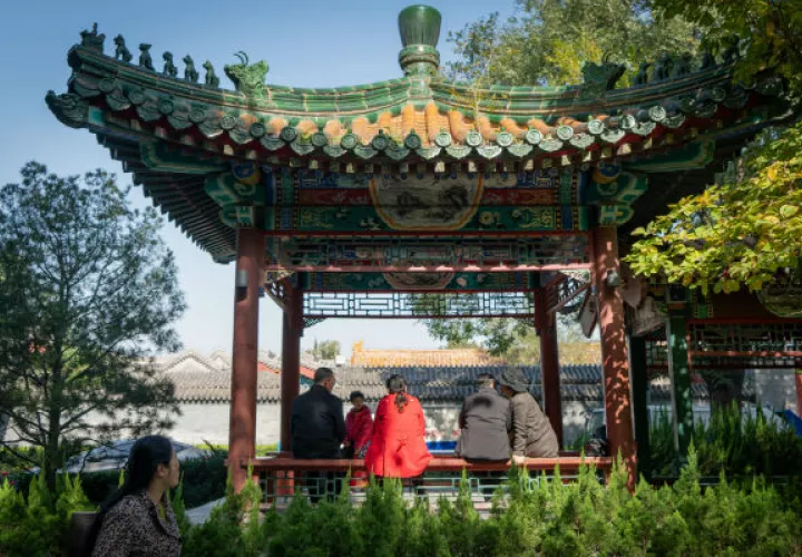 Cuatro de cada cinco viudos y viudas volverían a casarse. Un punto de reunión en el Parque Changpuhe en Beijing. Foto / Yan Cong para The New York Times.