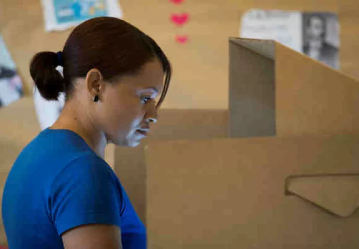 Alerta por voto electrónico en República Dominicana. Foto/EFE