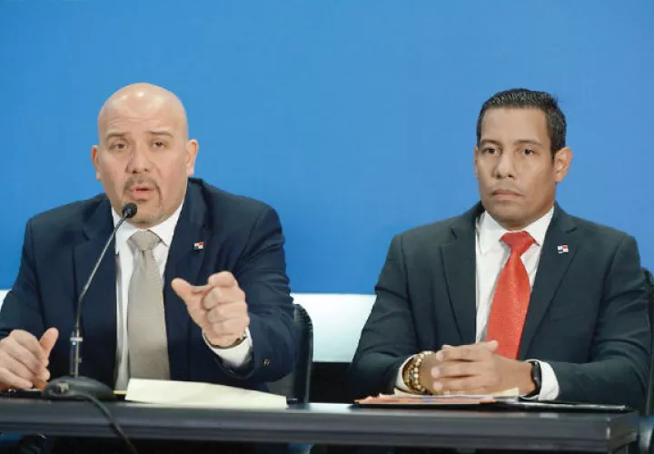 Rolando Mirones y Carlos Romeros quedan fuera del Gabinete; el comisionado Juan Pino será el nuevo ministro de Seguridad Pública. Foto: Panamá América.