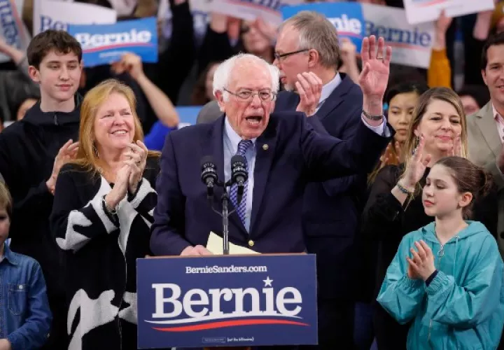 El candidato demócrata a la presidencia,  Bernie Sanders, habla con sus partidarios en un mitin. FOTO/AP