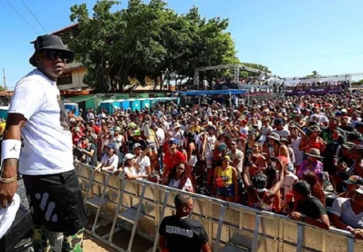 Yemil cerró la tarima del primer día de culecos.  Foto: Instagram