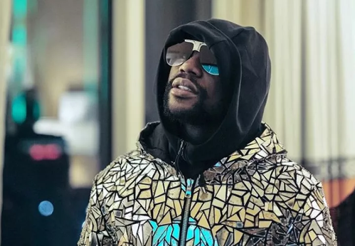  Floyd Mayweather siempre está envuelto en la polémica.