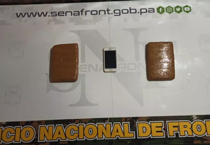 En un vehículo coaster y en un auto pick up transportaban la droga. Foto: Cortesía. 
