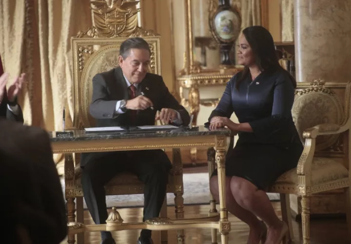 Sheyla Grajales, al momento de tomar posesión como ministra de Gobierno, cargo que solo ocupó por doce días. Archivo