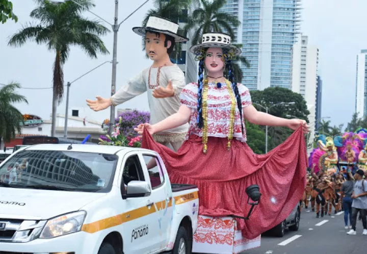 Domitila y Tiburcio fueron dos personajes que surgieron durante la celebración del Carnaval de la ciudad de Panamá.