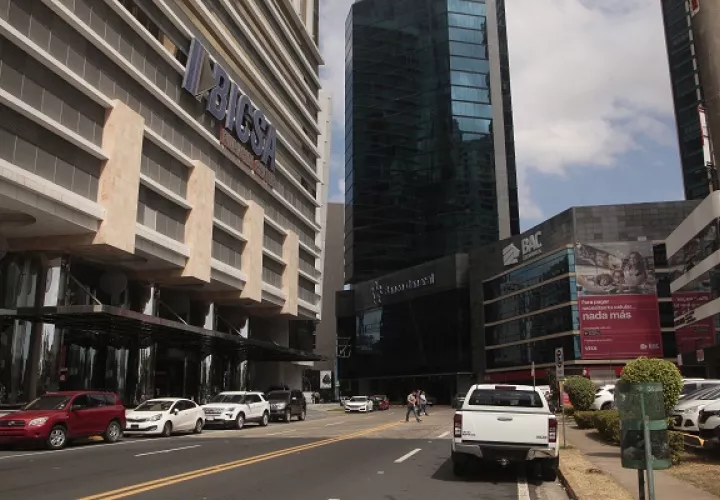 Con el solo registro de un nombre en las noticias, los bancos procedían a reportar una alerta a la UAF, por lo que expertos piden que sea corregido.