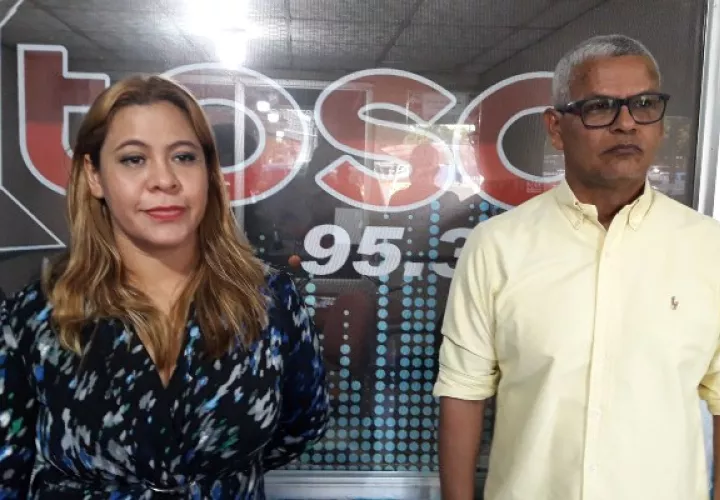La chiricana Marisol Argelis Muñoz, pareja de Gilberto Ventura Ceballos, se presentó junto con su abogado José Félix González a la Fiscalía de Atención Primaria del Ministerio Público, FOTO/Mayra Madrid