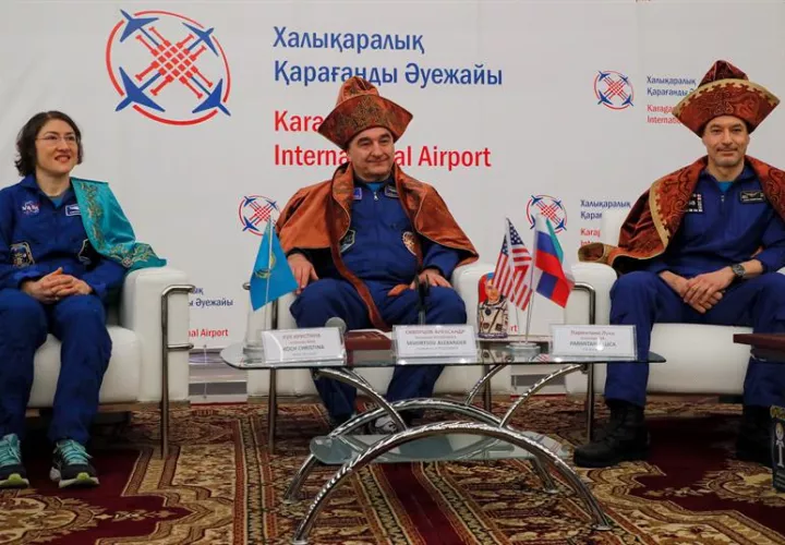 Astronautas, Christina Koch, Alexander Skvortsov y Luca Parmitano. FOTO/EFE