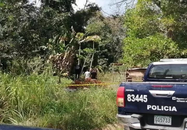 El lunes se llevó a cabo una reinspección en el área donde fue encontrado el cuerpo del joven. FOTO/ERIC MONTENEGRO