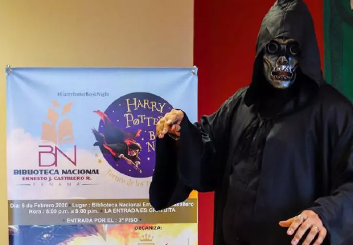 Seguidores del señor tenebroso estuvieron presente.  Cortesía