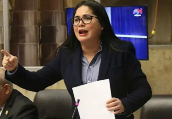 Zulay Rodríguez dice que debe pararse esta fuga por la  desaceleración. 