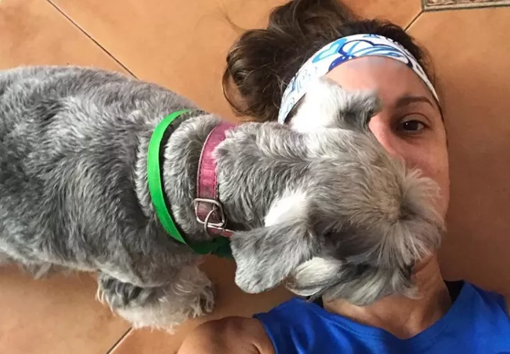 Tierna compañía. Le consta a Dayra Torres, quien mata el ocio en tiempos de coronavirus haciendo ejercicio. Foto: Facebook
