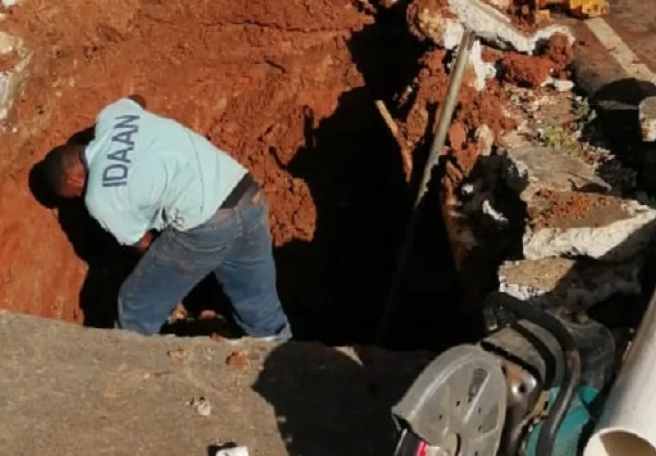 Varios sectores en la ciudad capital han reportado falta de agua.