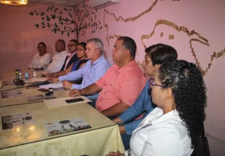 Todos los funcionarios mayores de 60 años de edad y con enfermedades crónicas fueron enviados a sus casas, con el termino de sus vacaciones que proporcionalmente les corresponde.