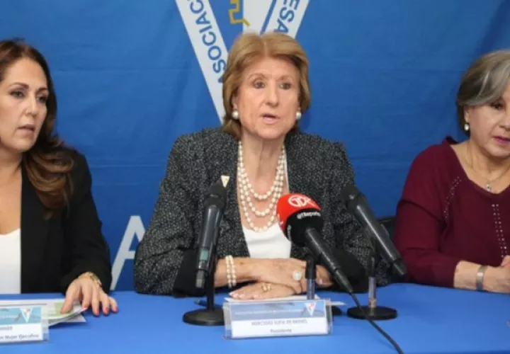 Preocupa la brecha salarial entre hombres y mujeres. Foto: Apede.