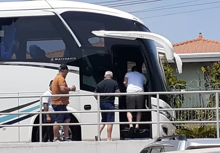  Los extranjeros eran europeos y viajaban a bordo de un bus, por lo que fueron puestos a órdenes de las autoridades. FOTO/THAYS DOMÍNGUEZ