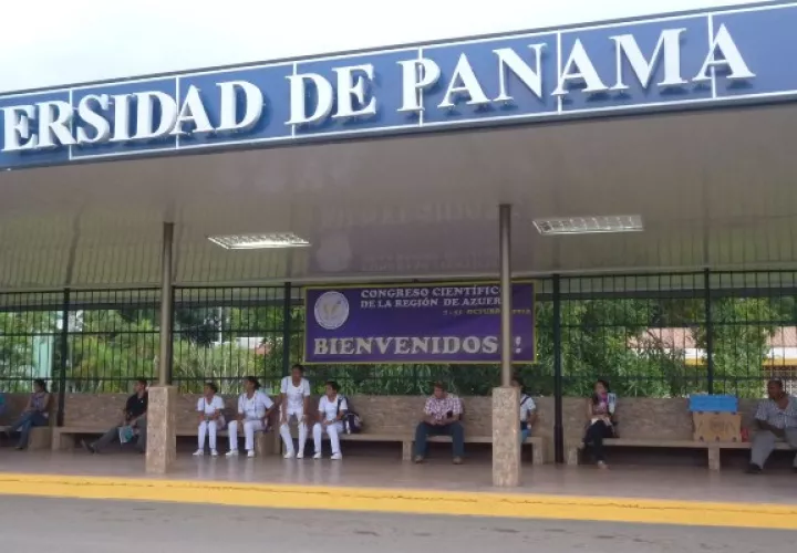 La sede regional de la Universidad de Panamá tomó sus propias medidas tras notificar a las autoridades de Salud sobre la situación de la docente, dijo su director Leonardo Collado. FOTO/Thays Domínguez