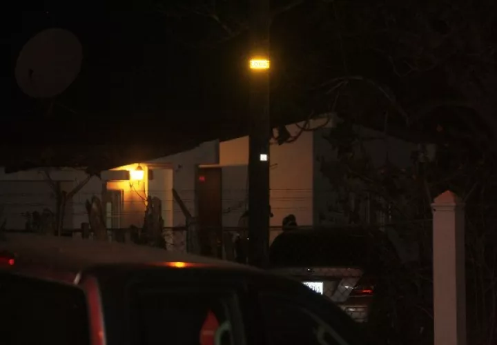 El supuesto asesino, de 51 años de edad, se entregó en la sede de la Policía Nacional de La Chorrera, en horas de la noche del domingo, acompañado de un abogado. FOTO/ERIC MONTENEGRO