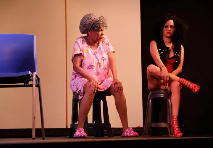 Ceila González, en 'Mi abuela es una bomba', en Teatro ABA. Foto: Panamá América
