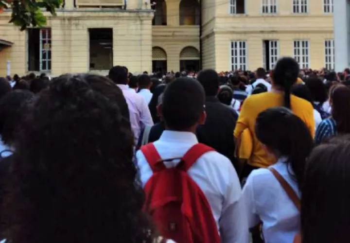 Los estudiantes apenas estaban en su segunda semana de clases.